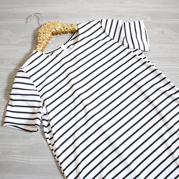 White Striped Short Sleeve Tassels Shift Tee Dress - Picture 6 of 7